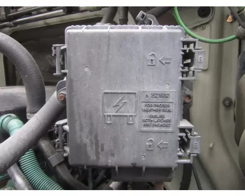 VOLVO VNL FUSE BOX