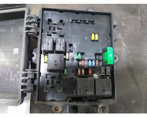 VOLVO VNL FUSE BOX