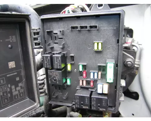 VOLVO VNL FUSE BOX
