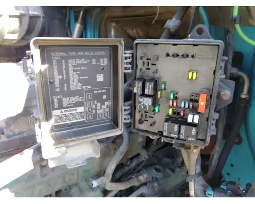 VOLVO VNL FUSE BOX