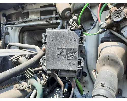 VOLVO VNL FUSE BOX