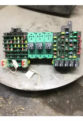 VOLVO VNL FUSE BOX