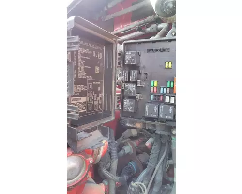 VOLVO VNL FUSE BOX