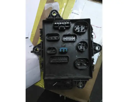 VOLVO VNL FUSE BOX