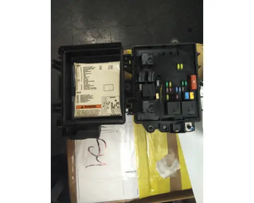 VOLVO VNL FUSE BOX
