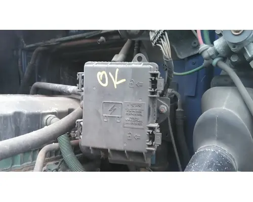 VOLVO VNL FUSE BOX