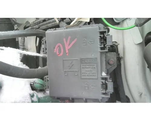VOLVO VNL FUSE BOX