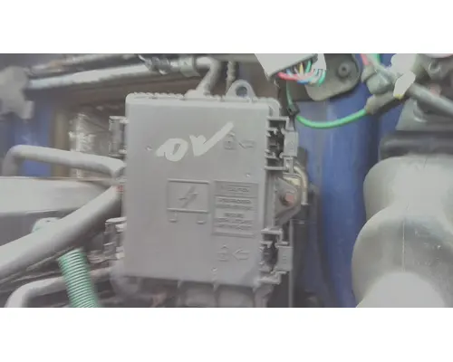 VOLVO VNL FUSE BOX
