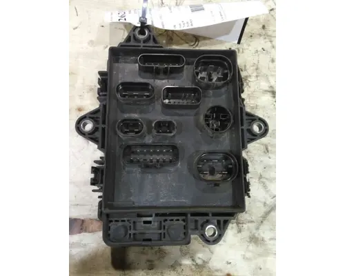 VOLVO VNL FUSE BOX