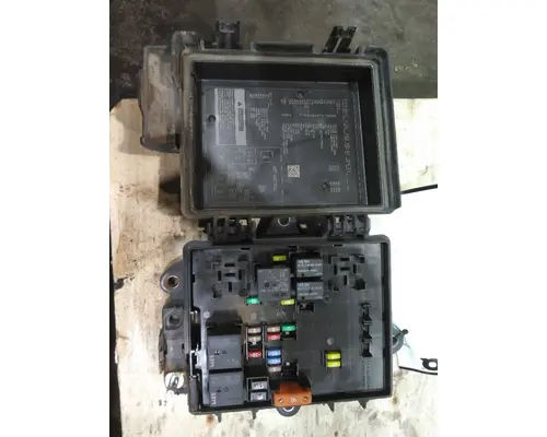 VOLVO VNL FUSE BOX