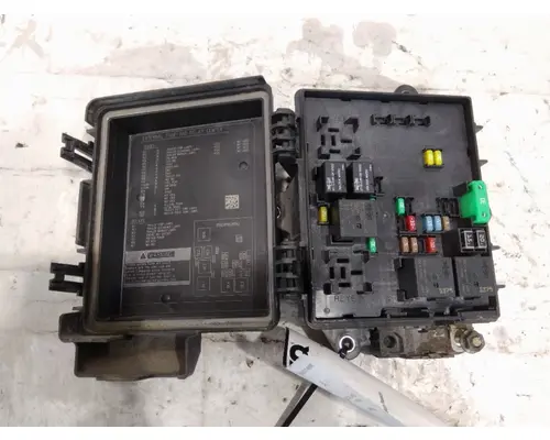 VOLVO VNL FUSE BOX