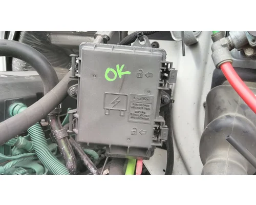 VOLVO VNL FUSE BOX