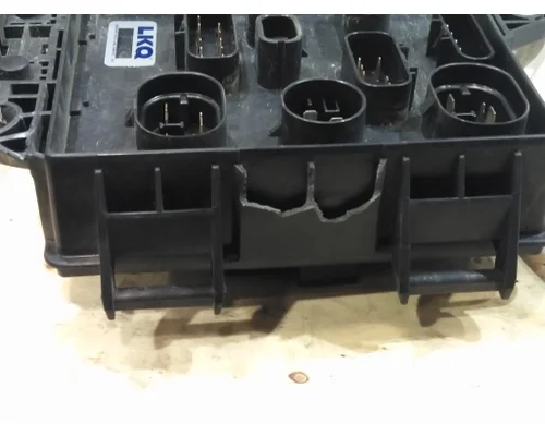 VOLVO VNL FUSE BOX