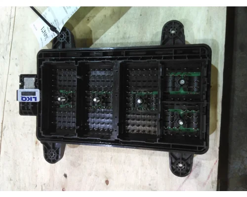 VOLVO VNL FUSE BOX