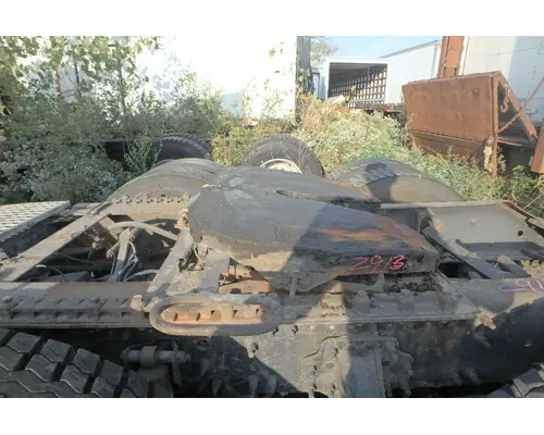 VOLVO VNL Fifth Wheel