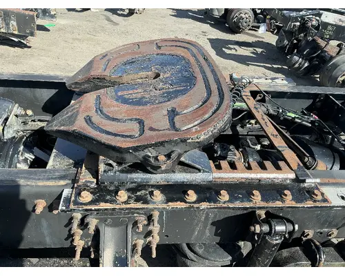 VOLVO VNL Fifth Wheel