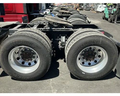 VOLVO VNL Fifth Wheel