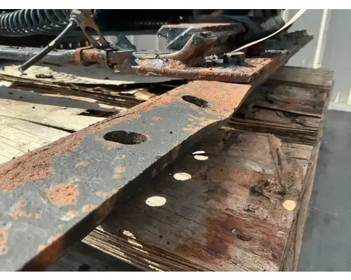 VOLVO VNL Fifth Wheel