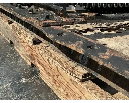 VOLVO VNL Fifth Wheel