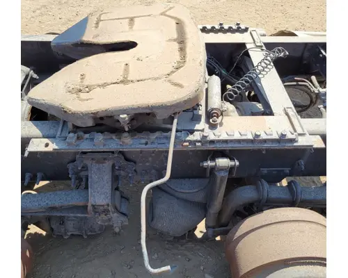 VOLVO VNL Fifth Wheel