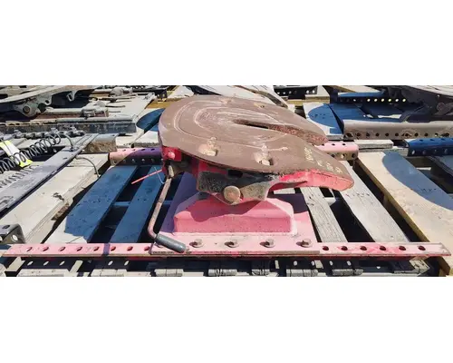 VOLVO VNL Fifth Wheel