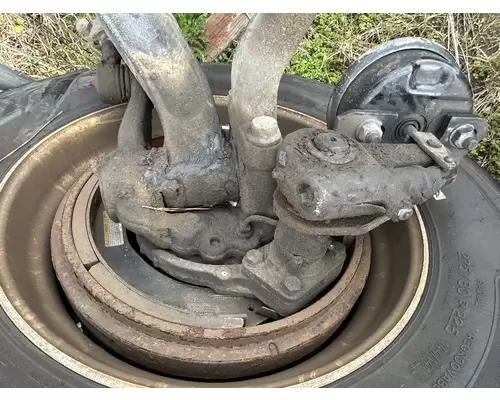VOLVO VNL Front Axle Assembly