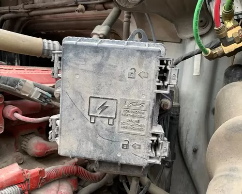 VOLVO VNL Fuse Box