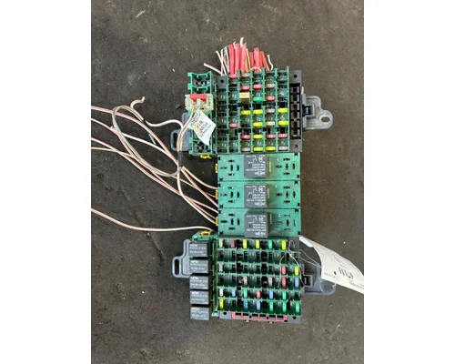 VOLVO VNL Fuse Box