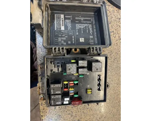 VOLVO VNL Fuse Box