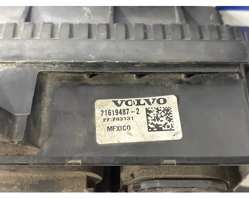 VOLVO VNL Fuse Box