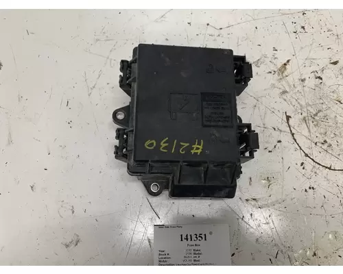 VOLVO VNL Fuse Box