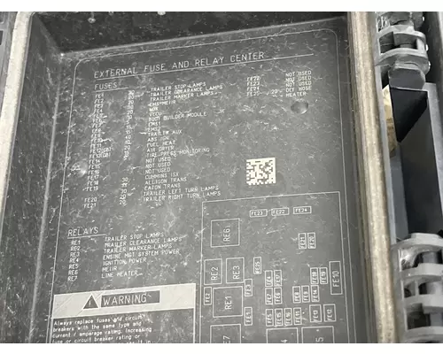 VOLVO VNL Fuse Box