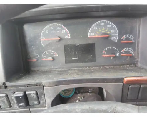 VOLVO VNL GAUGE CLUSTER