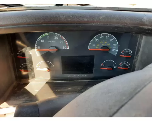 VOLVO VNL GAUGE CLUSTER