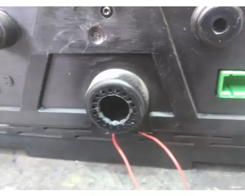 VOLVO VNL GAUGE CLUSTER