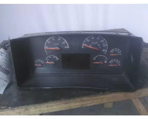VOLVO VNL GAUGE CLUSTER