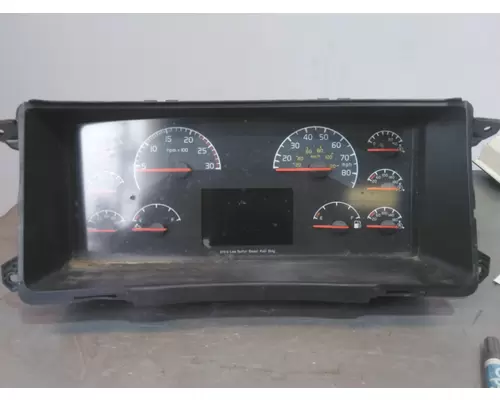 VOLVO VNL GAUGE CLUSTER