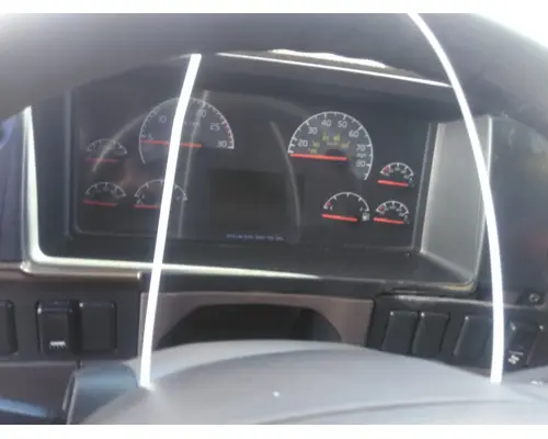 VOLVO VNL GAUGE CLUSTER