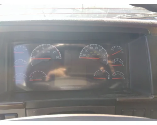 VOLVO VNL GAUGE CLUSTER