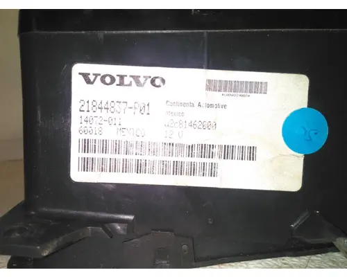 VOLVO VNL GAUGE CLUSTER