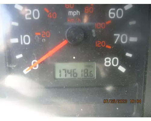 VOLVO VNL GAUGE CLUSTER