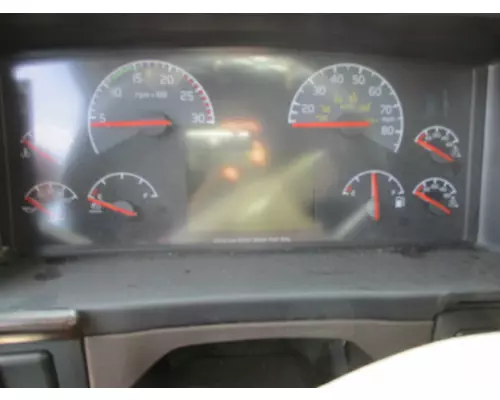 VOLVO VNL GAUGE CLUSTER