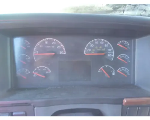 VOLVO VNL GAUGE CLUSTER