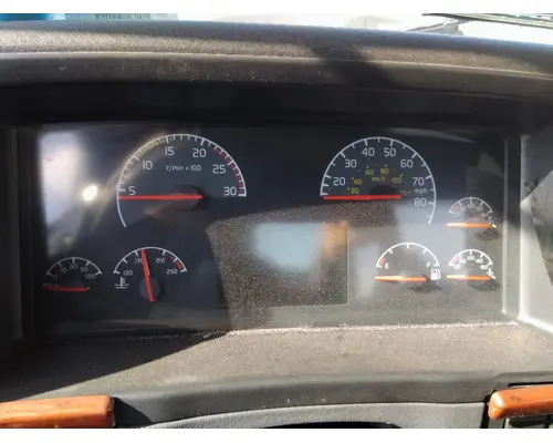 VOLVO VNL GAUGE CLUSTER