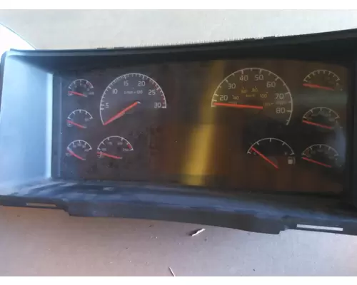 VOLVO VNL GAUGE CLUSTER