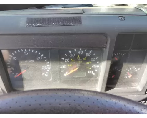 VOLVO VNL GAUGE CLUSTER