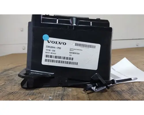 VOLVO VNL GAUGE CLUSTER