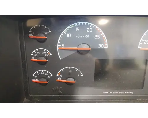 VOLVO VNL GAUGE CLUSTER