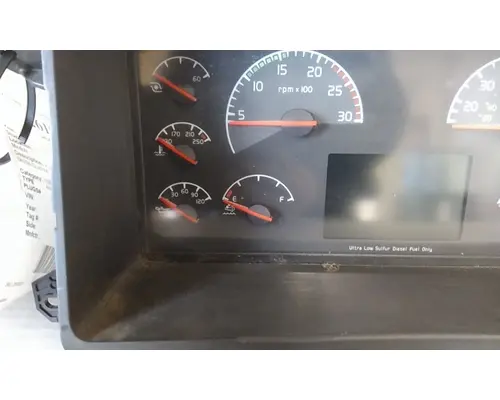 VOLVO VNL GAUGE CLUSTER