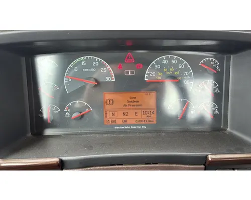 VOLVO VNL GAUGE CLUSTER